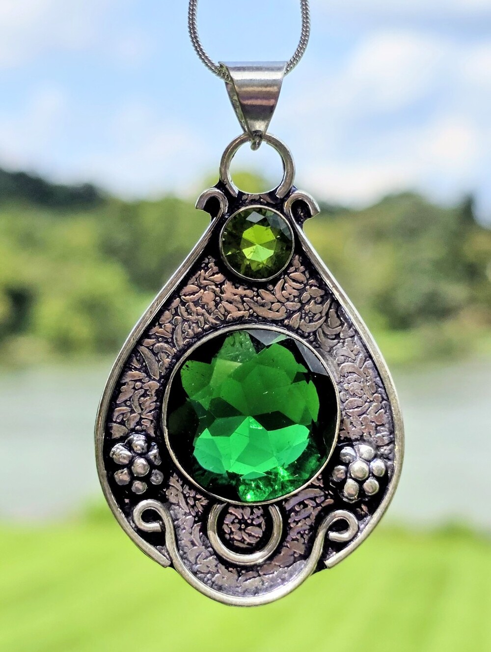 Chrome Diopside & Periodot Pendant Necklace In 925 Sterling Silver (2.5")
